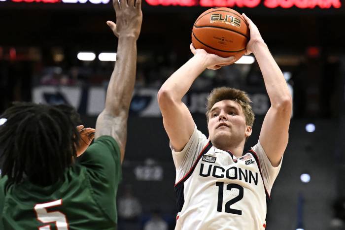 UConn Streaking